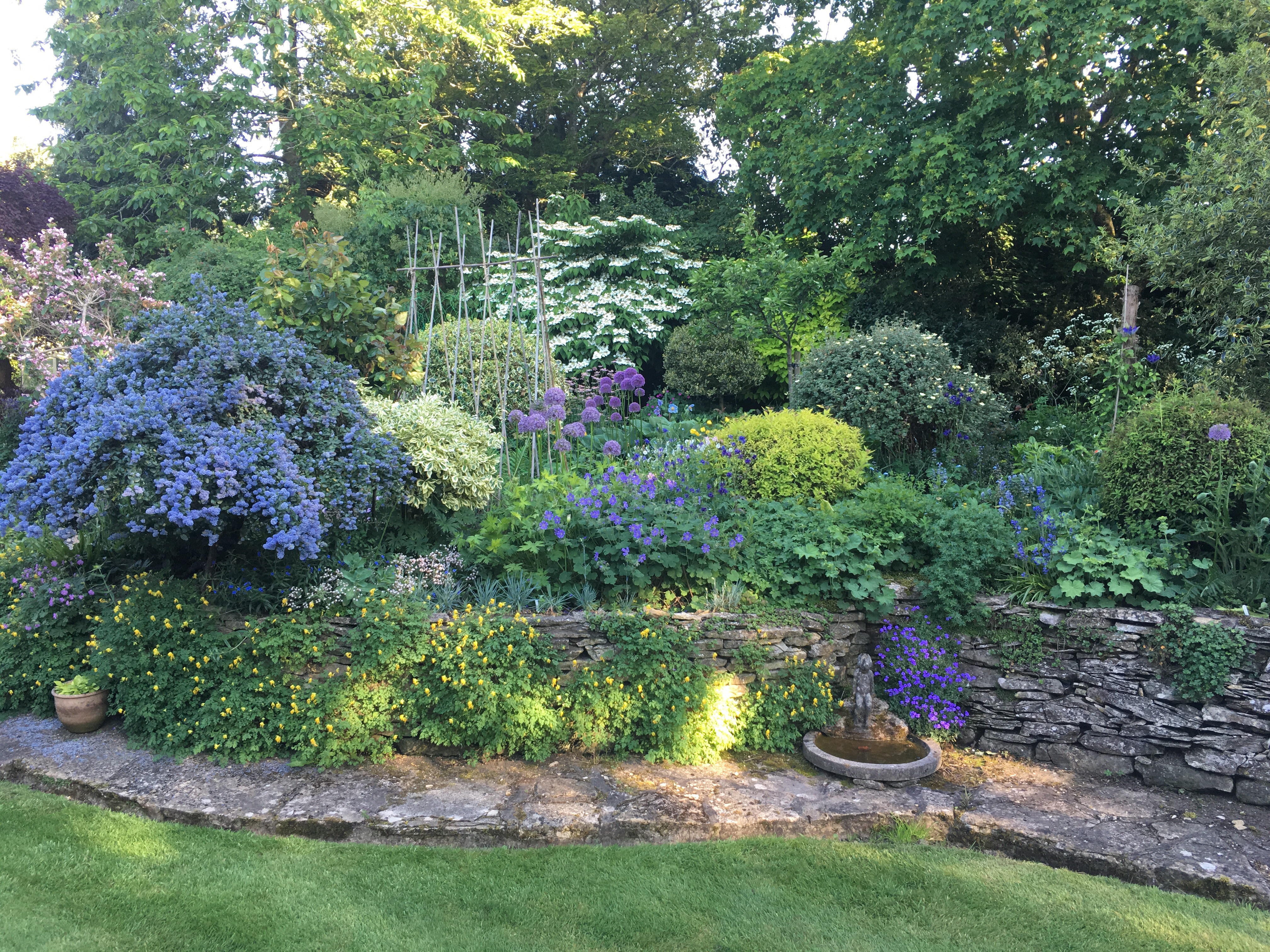 video diary of a year in the life of a beautiful English garden